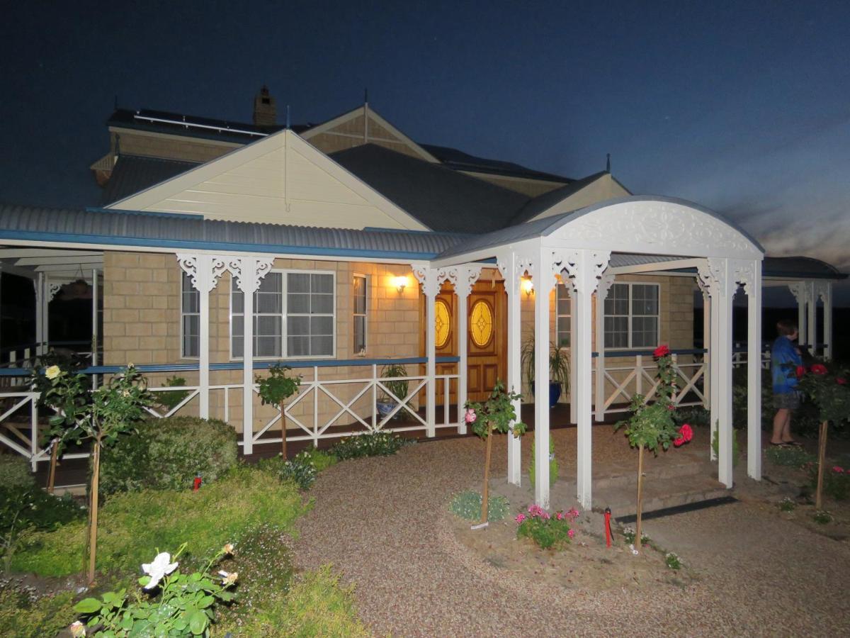 Bed and Breakfast Grovely House Stanthorpe Esterno foto